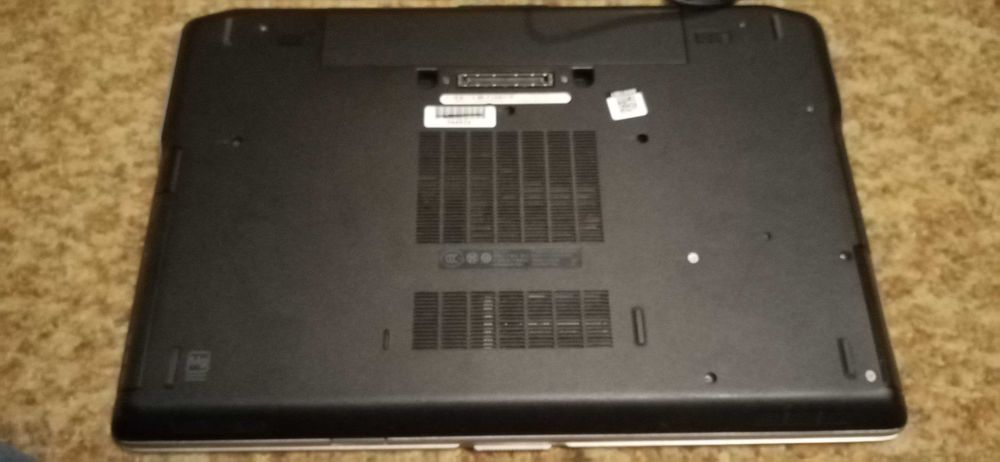 Продавам лап топп,,,