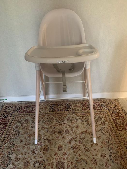 Стульчик для кормления малыша