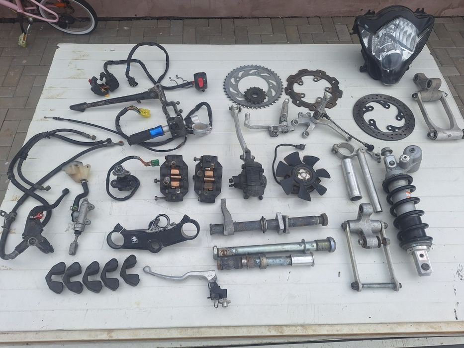Piese gsxr 600k6
