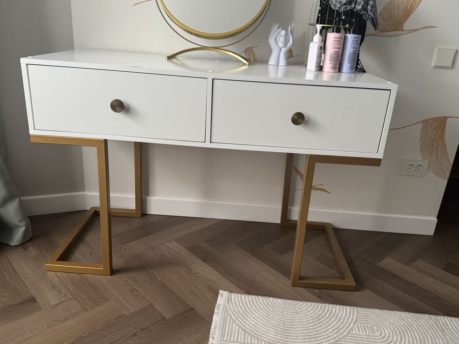 Консоль и 2 тумбочки