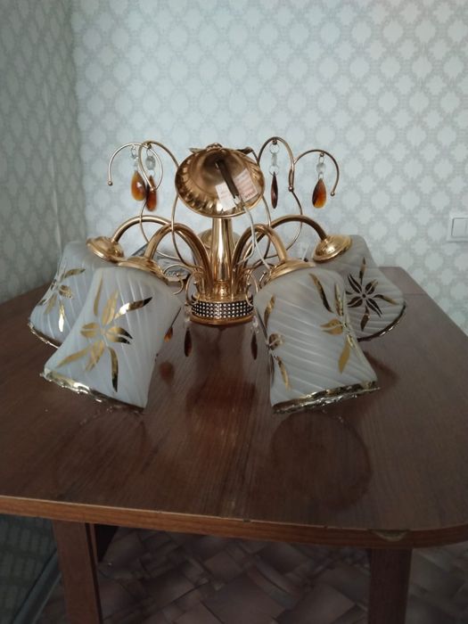 Потолочная люстра