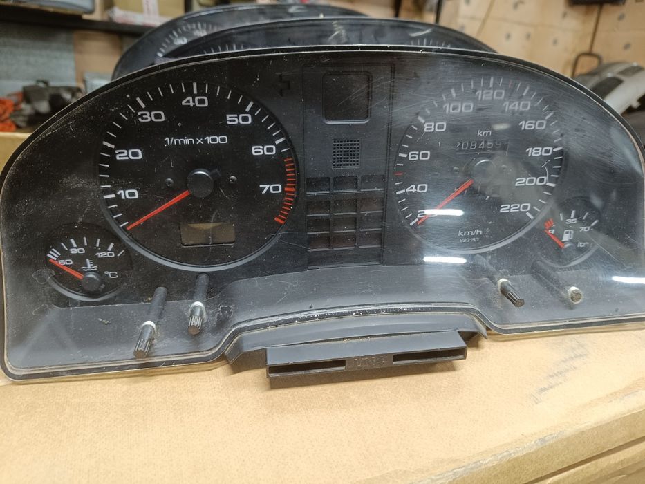Щиток приборов Ауди 80 Б4