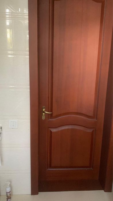 Продам межкомнатные деревянные двери