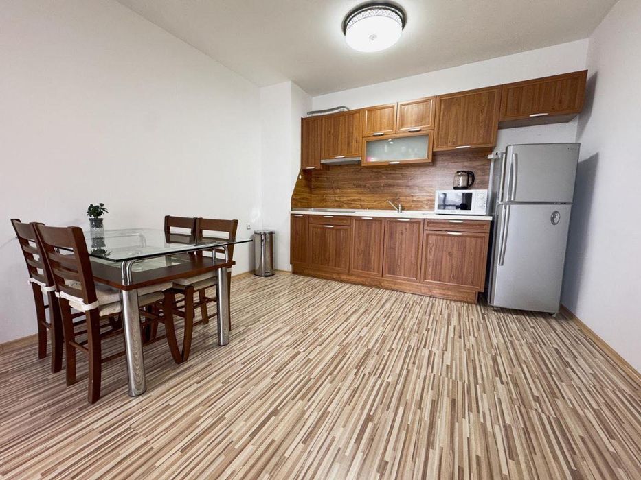 Дава се под наем Двустаен апартамент в Варна, м-т Траката - 70 кв.м за 700 € - Снимка #2