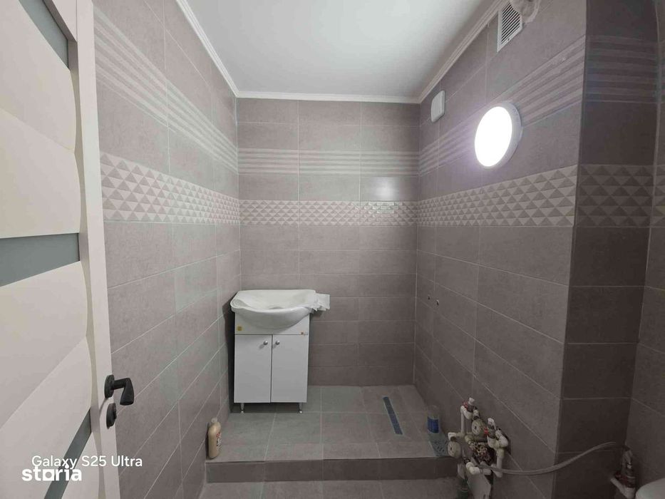 Garsonieră cu balcon, etaj 2