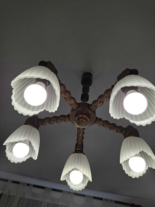 Vand candelabru clasic, din lemn, cu 5 brate,in stare perfecta