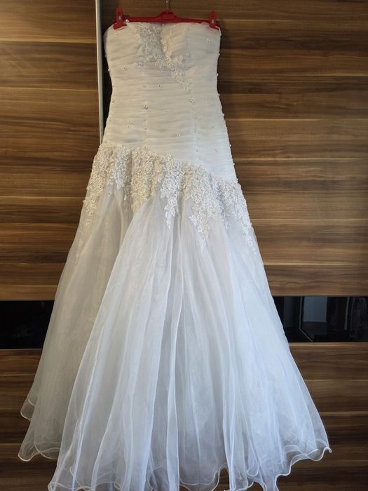 Vand rochie mireasa