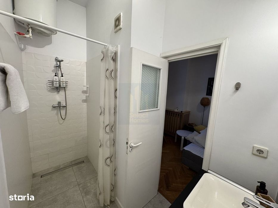 Garsoniera cu terasa de vanzare in *Piata Unirii*