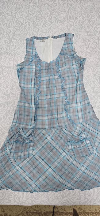 Платья в отличном состояний