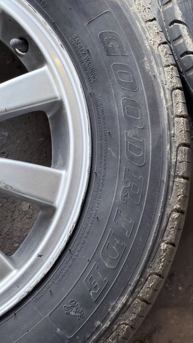 Продам резину с дисками 195/60/15