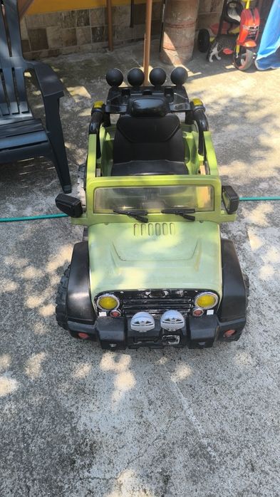 Mașină electrică ( Jeep )