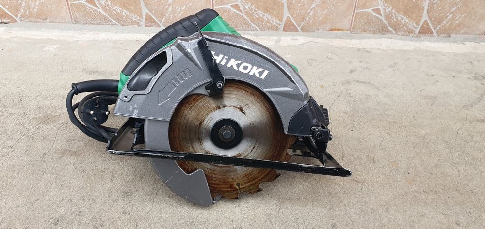 Circular hikoki. Hitachi. 1710 W.