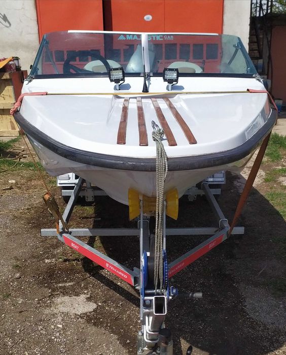 Лодка с двигател и колесар/Cranchi Rally/Mariner 80h.p/TEMARED