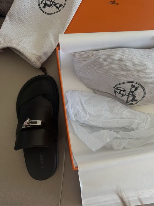Чехли Hermes със сребърен детайл