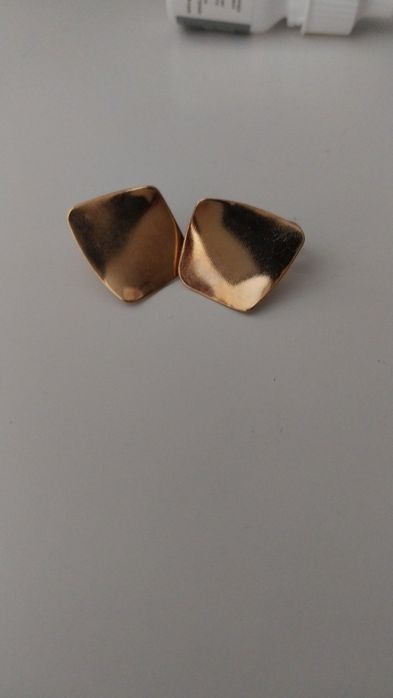 Продам серьги бижутерия