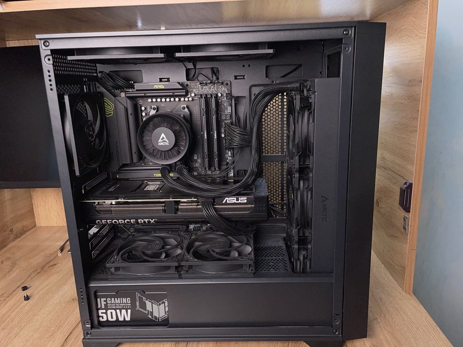 Kelajak mashinasi, 64 GB DDR5 RAM bilan, komputer, kompyuter