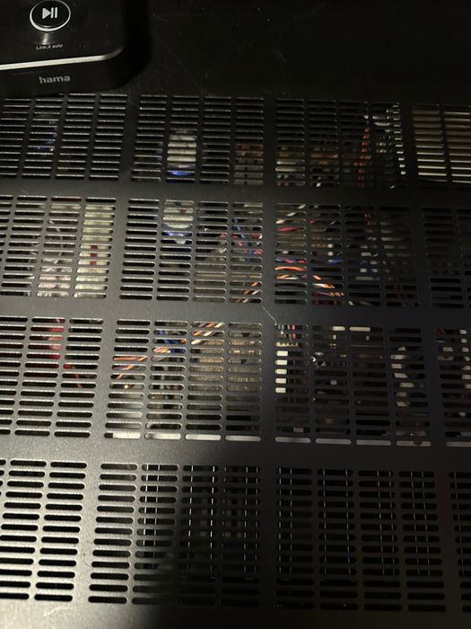 Усилвател с колони и субуфер