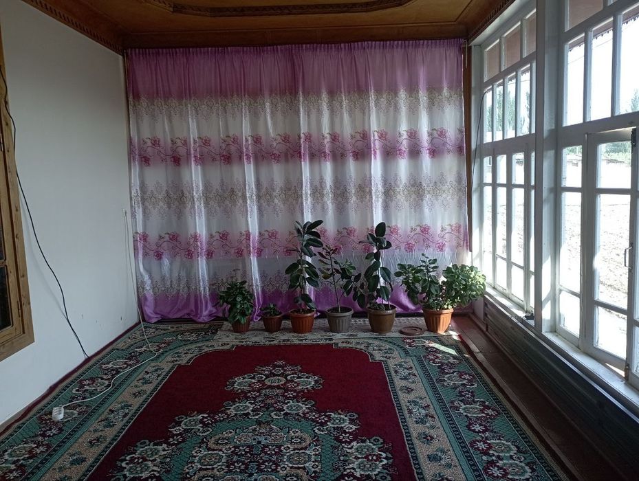 Uy sotiladi 4xona 25 sòtiģ