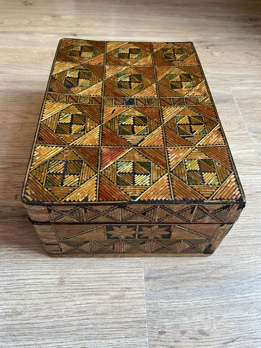 Старинна дървена кутия ръчна изработка антика