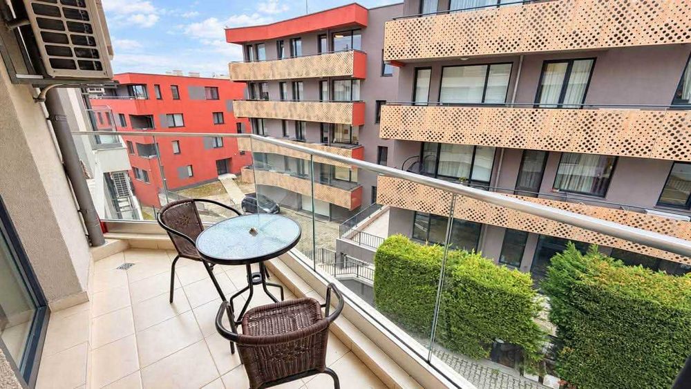 Дава се под наем Тристаен апартамент в Варна, Бриз - 145 кв.м за 1400 € - Снимка #8
