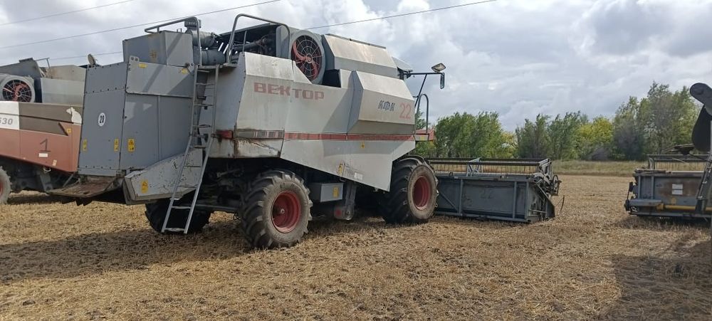 Продам, обмен комбайн вектор 410