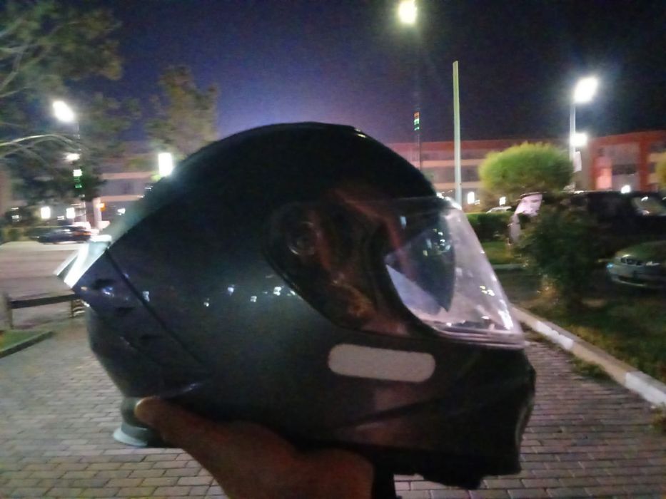 Продам шлем 4тысячи