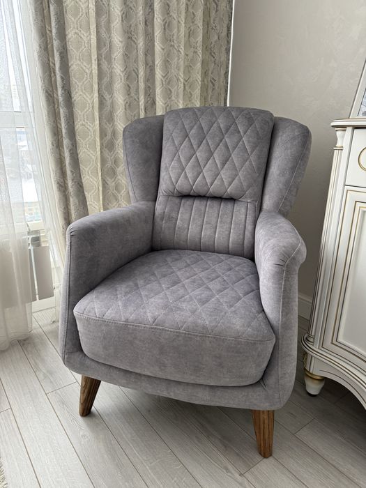 Продам диван , два кресла