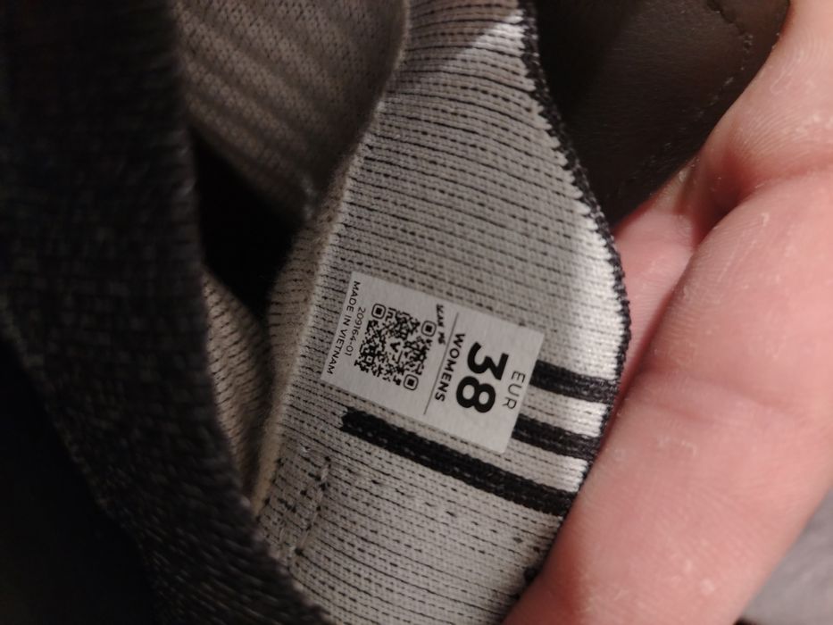 Se vinde ghete vivobarefoot