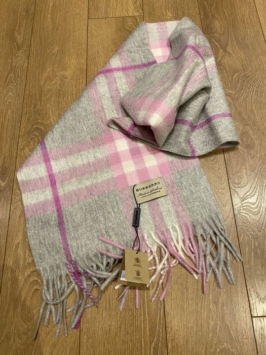 ОРИГИНАЛЕН BURBERRY Pale Grey Check кашмирен шал