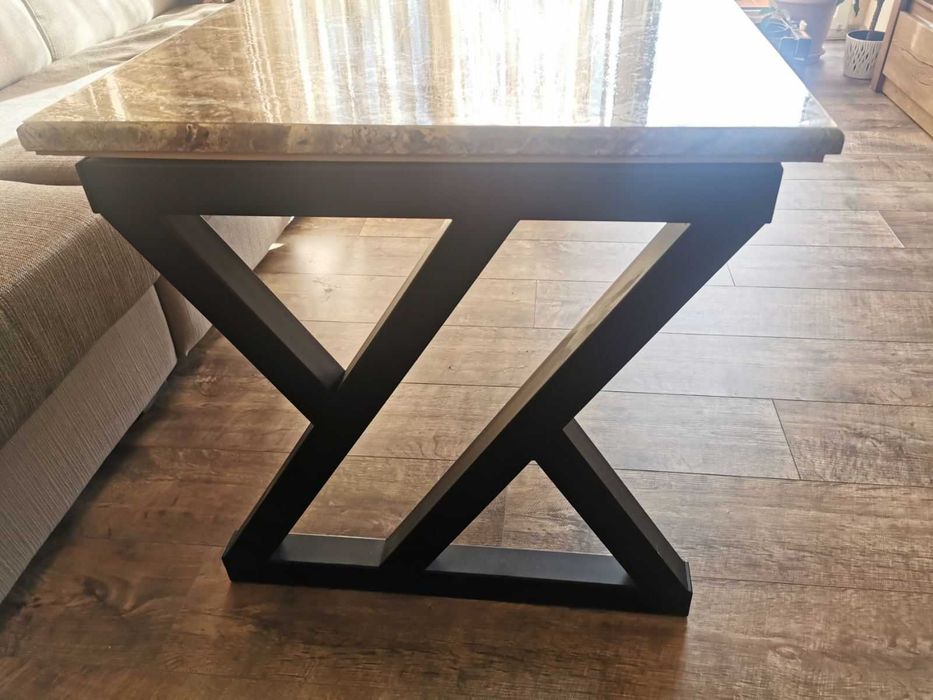 Мраморна маса или само плот