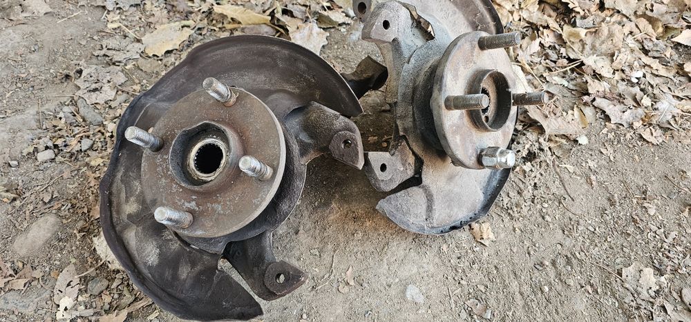 Продам цапфу на мазда демио