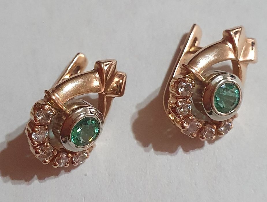 Серьги    золотые.