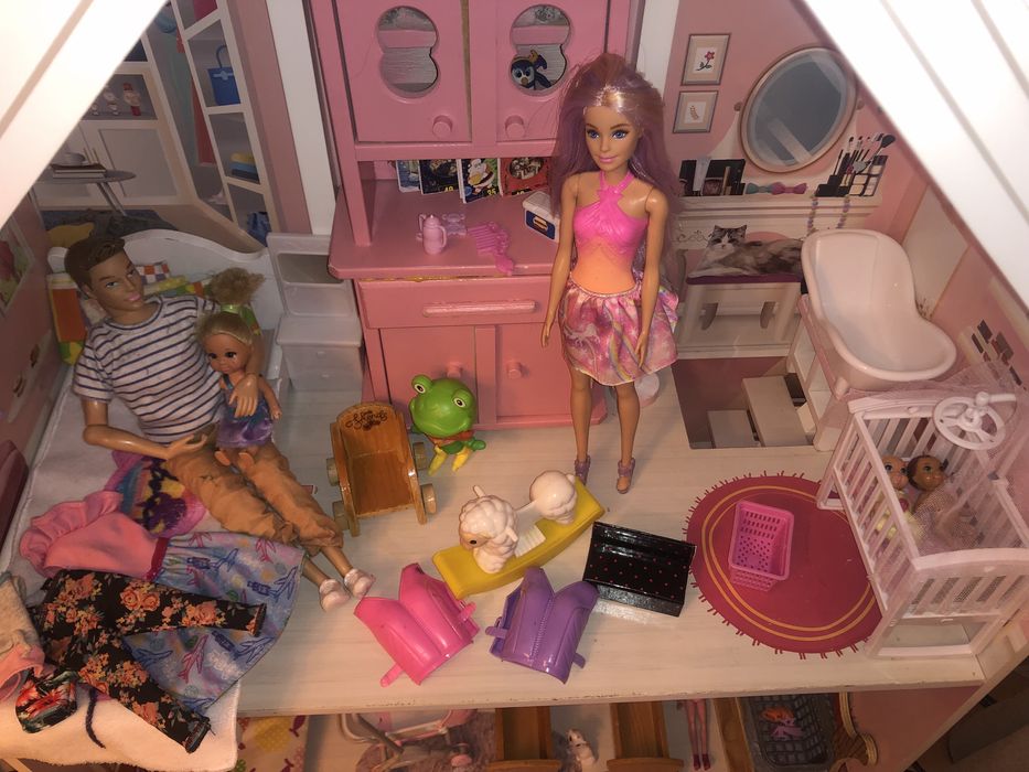 Casa  papusi Barbie lemn, masina, balon,3 etaje 126 cm, 18 kg