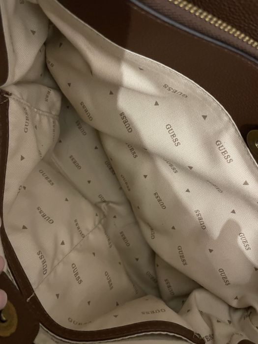 Оригинална чанта Guess