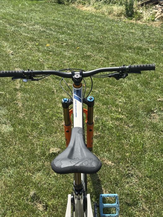 Bicicleta pivot switchblade 2023