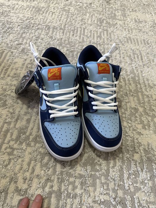 SB  Dunk Why so sad collab