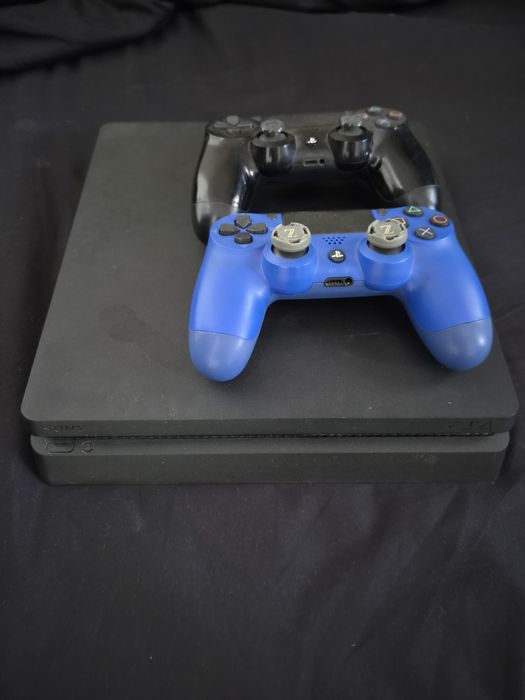 Продам PS4 slim 1ТБ