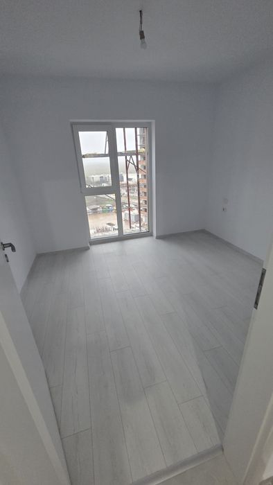 Apartment 4 camere nou, contract ANAF, din primăvară, ideal firma