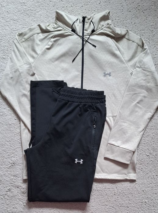 Спортен екип Under Armour – мъжки комплект  анцунг суитчър 

Продавам