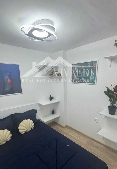 Продава се Двустаен апартамент в Варна, Център - 35 кв.м за 3715 €/кв.м - Снимка #11