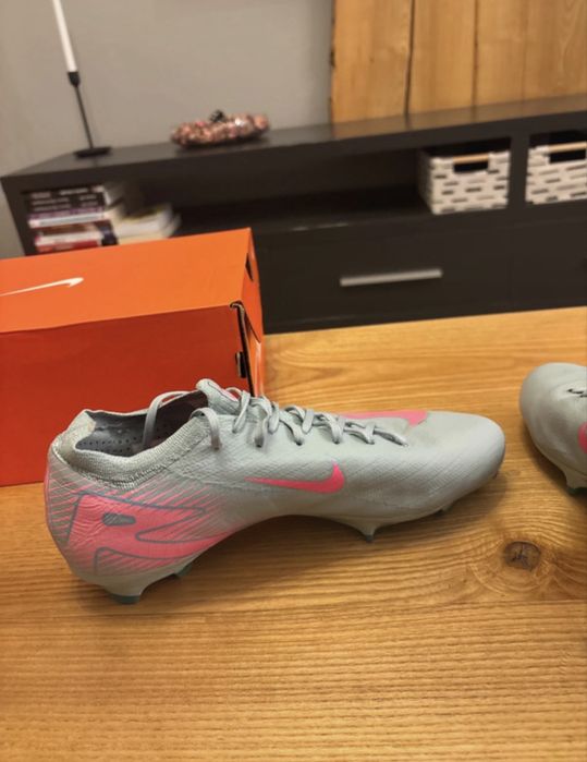 Ghete fotbal nike mercurial