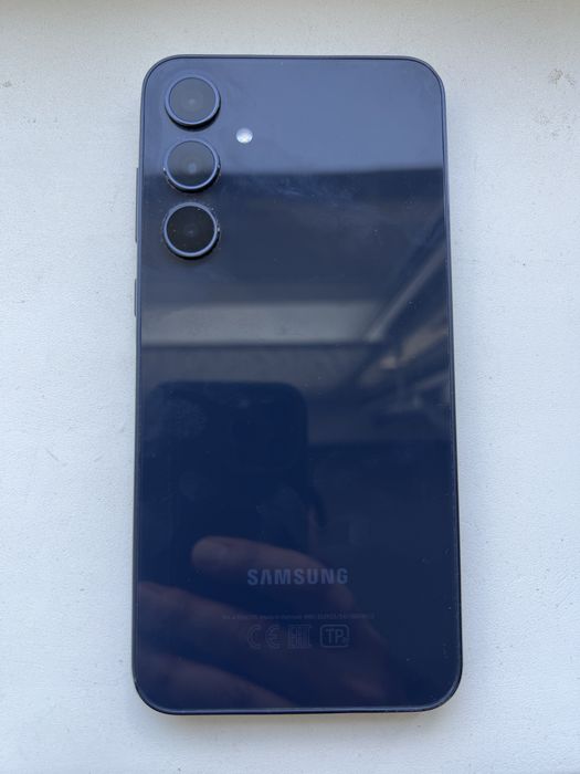 Продам Samsung A 35 5G память 8/128