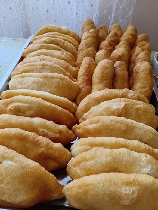 Пирожки сосиски в тесте