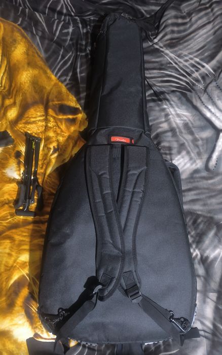 Fender cd 60 nat Чехол, кападастер, ремешок и подставка.