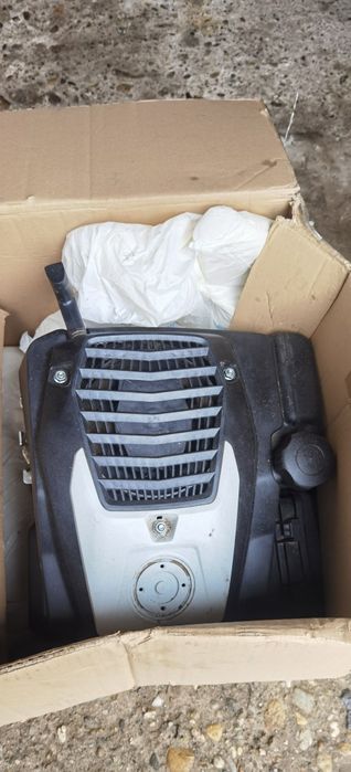 Motor mașină gazon