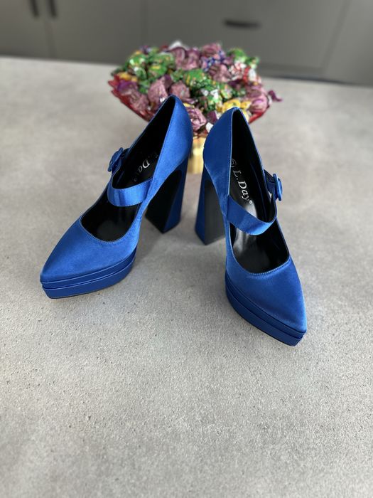 Pantofi noi tip stiletto