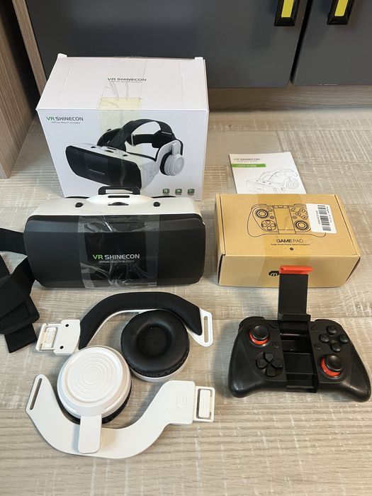 VR 3D очила със слушалки и контролер