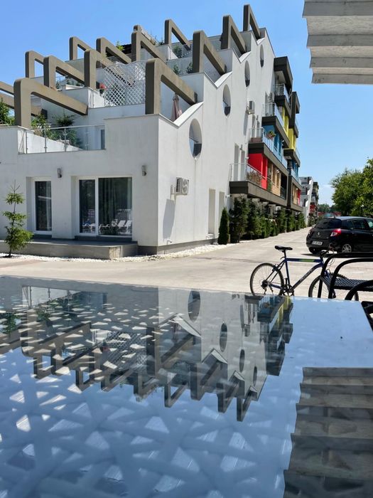 Garsoniera cu bucatarie inchisa /Complex cu piscina
