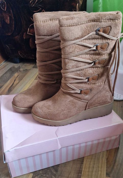 Дамски нови ботуши