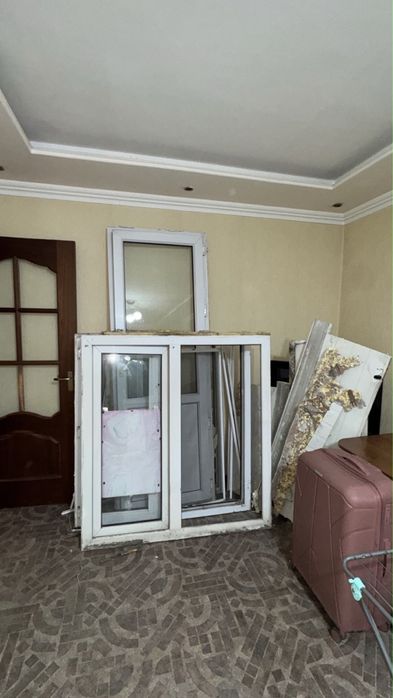 Продам б/у пластиковые окна и балконную дверь